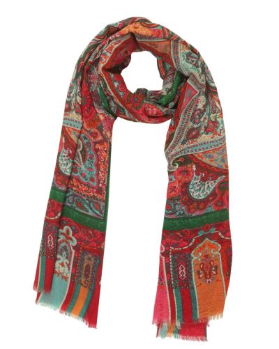 Elegant scarf with paisley design