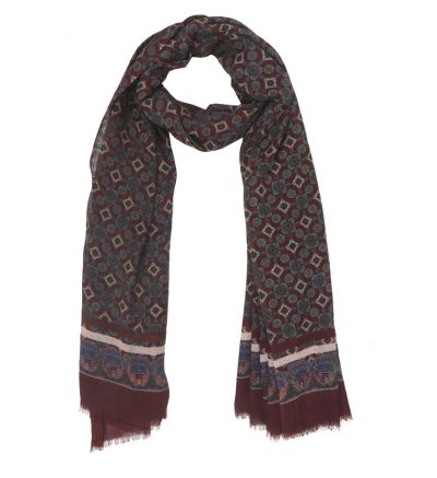 Minimal Design scarf in bordeaux