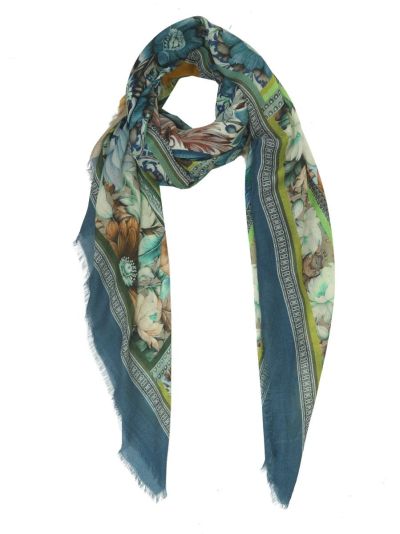 Squared scarf with flowers design in winter colors