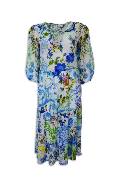 Wide dress in blue white with flowers