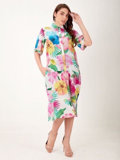 Wide dress with colorful flowers