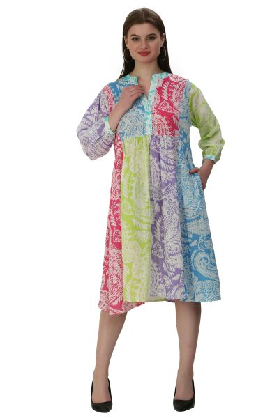 Dress in paisley design with colorcombinations