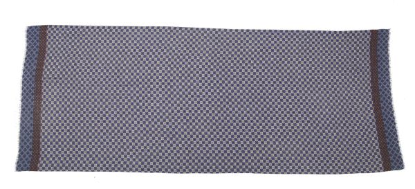 Scarf with minimal geometrical design in blue